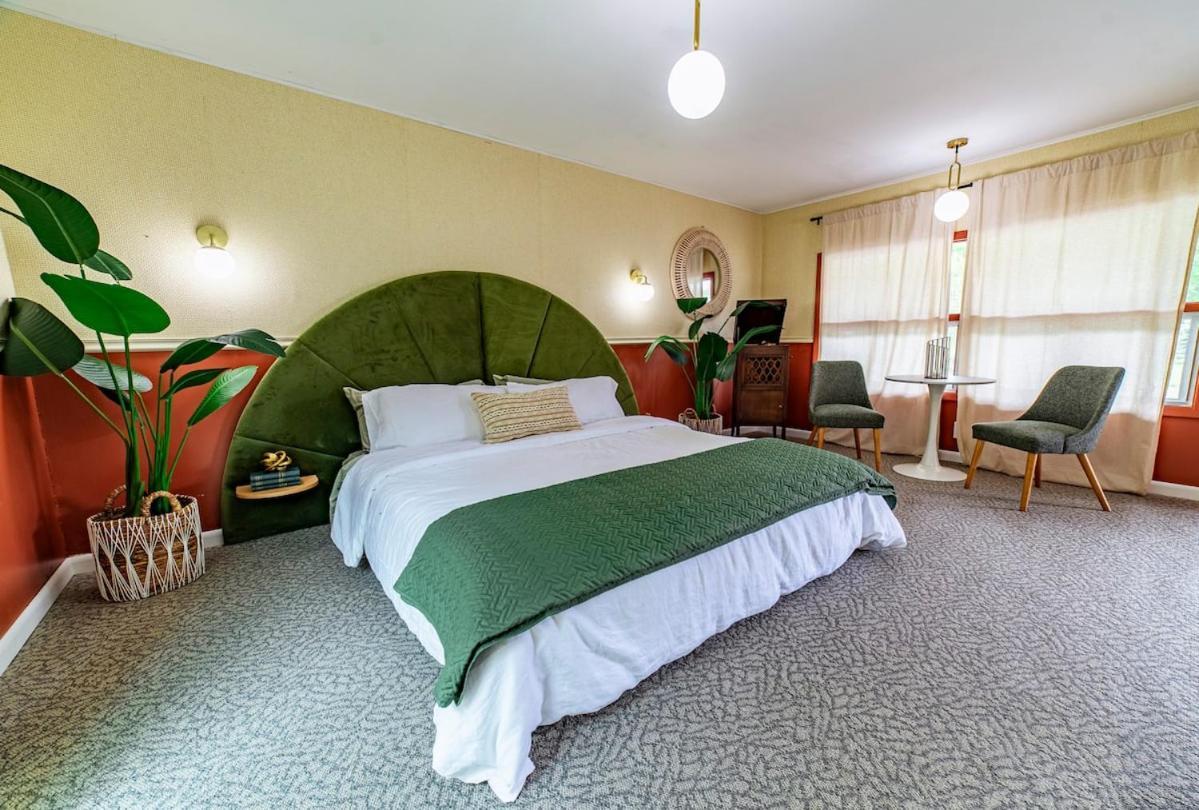 The Springs 4* New Ashford