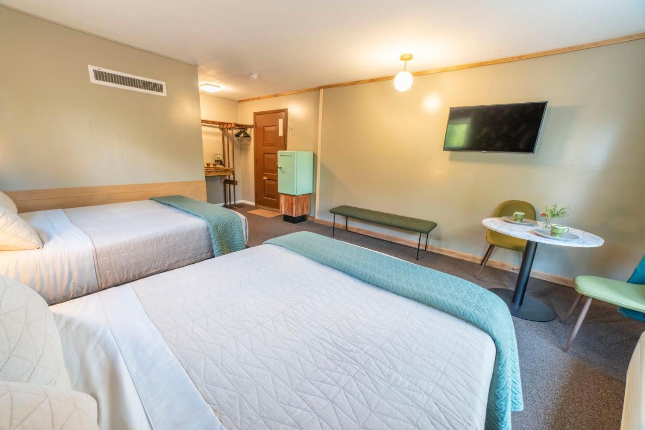 The Springs 4*