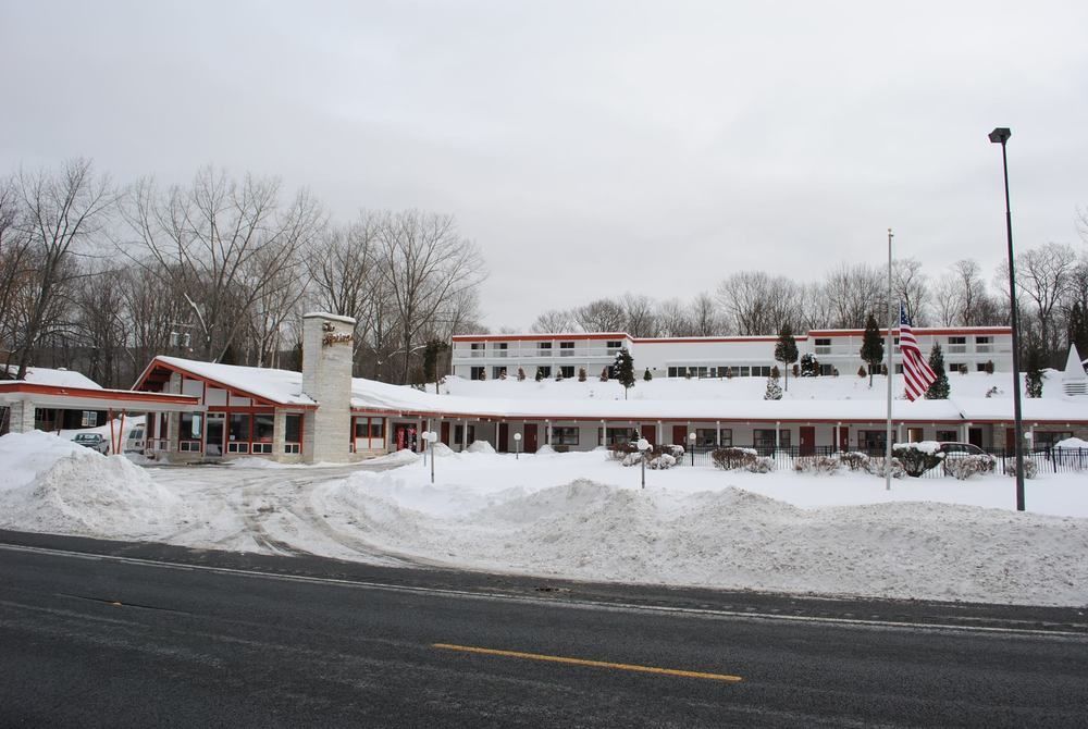The Springs Hotel New Ashford